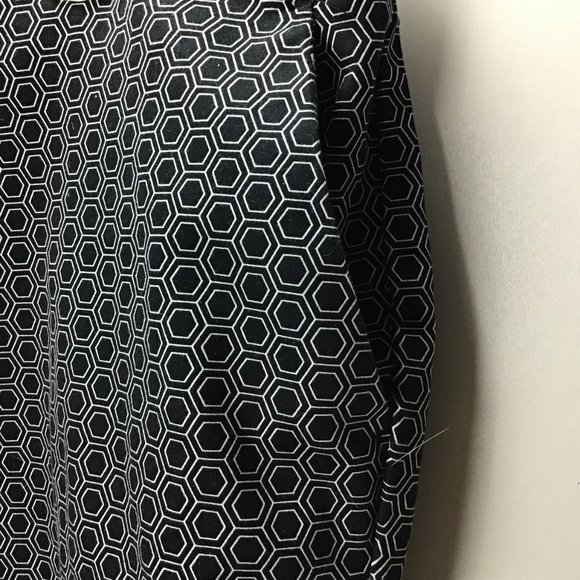 Woman's Worthington Modern Fit Capris Size 8 P - Picture 3 of 7